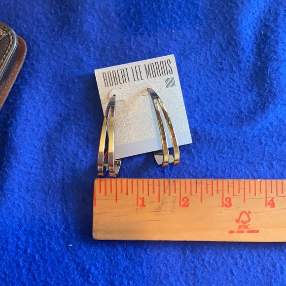 Robert Lee Morris Oval Open Hoops, NWT - Picture 6 of 8